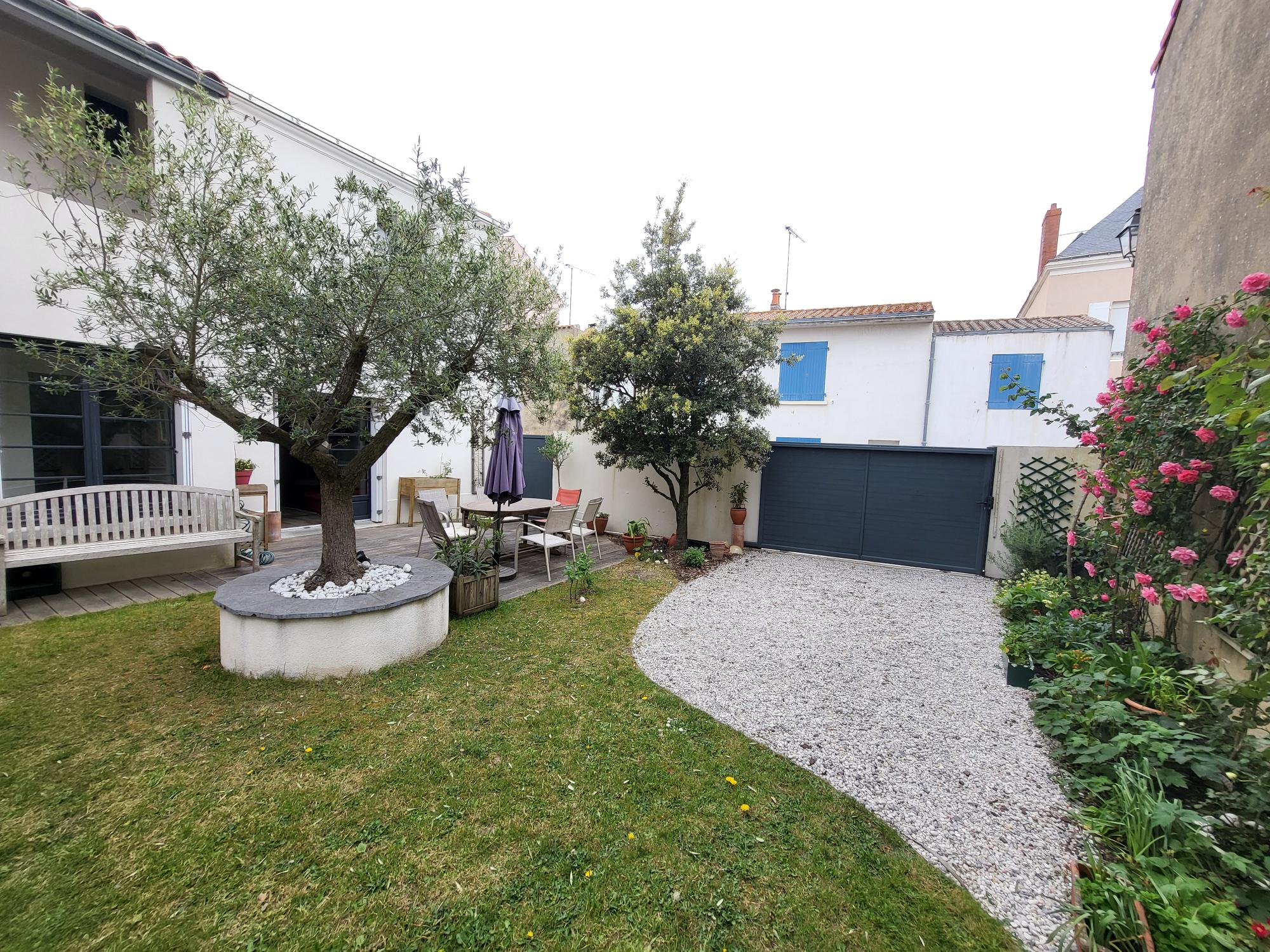 MAIS C06002